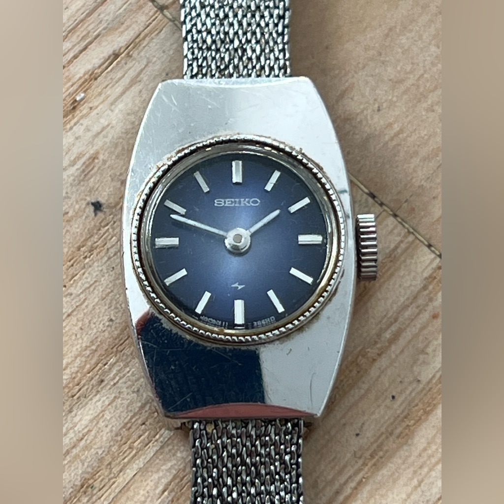 Seiko Vintage Mechanical Winding Ladies Watch Blue Dial Stainless Bracelet